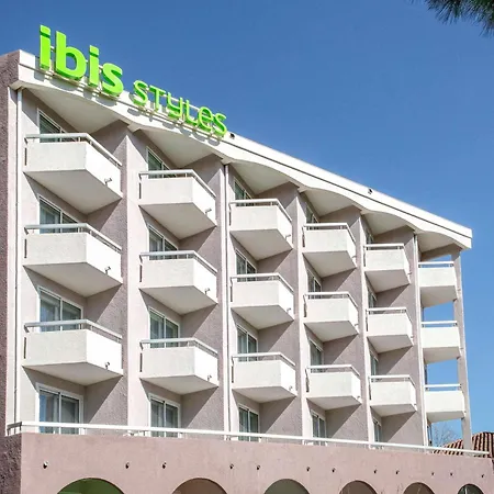 Ibis Styles St Raphael Otel Fréjus